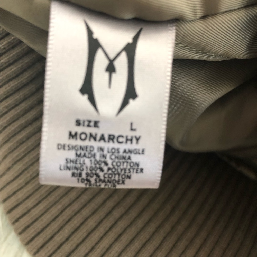 Monarchy Vest with Fur Trimmed hood - Picture 7 of 10